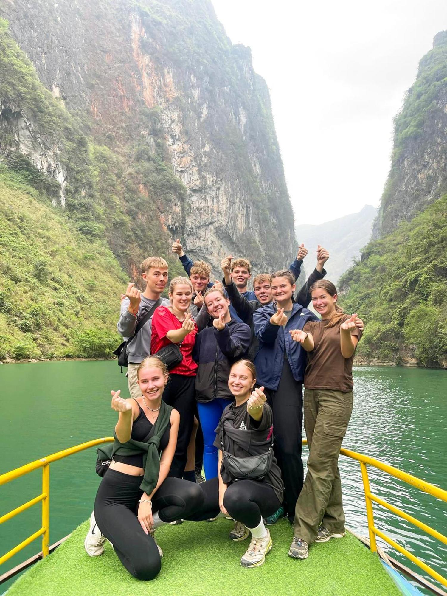 Lazy Cat Homestay - Motorbikes Rental & Tours Ha Giang Exterior photo