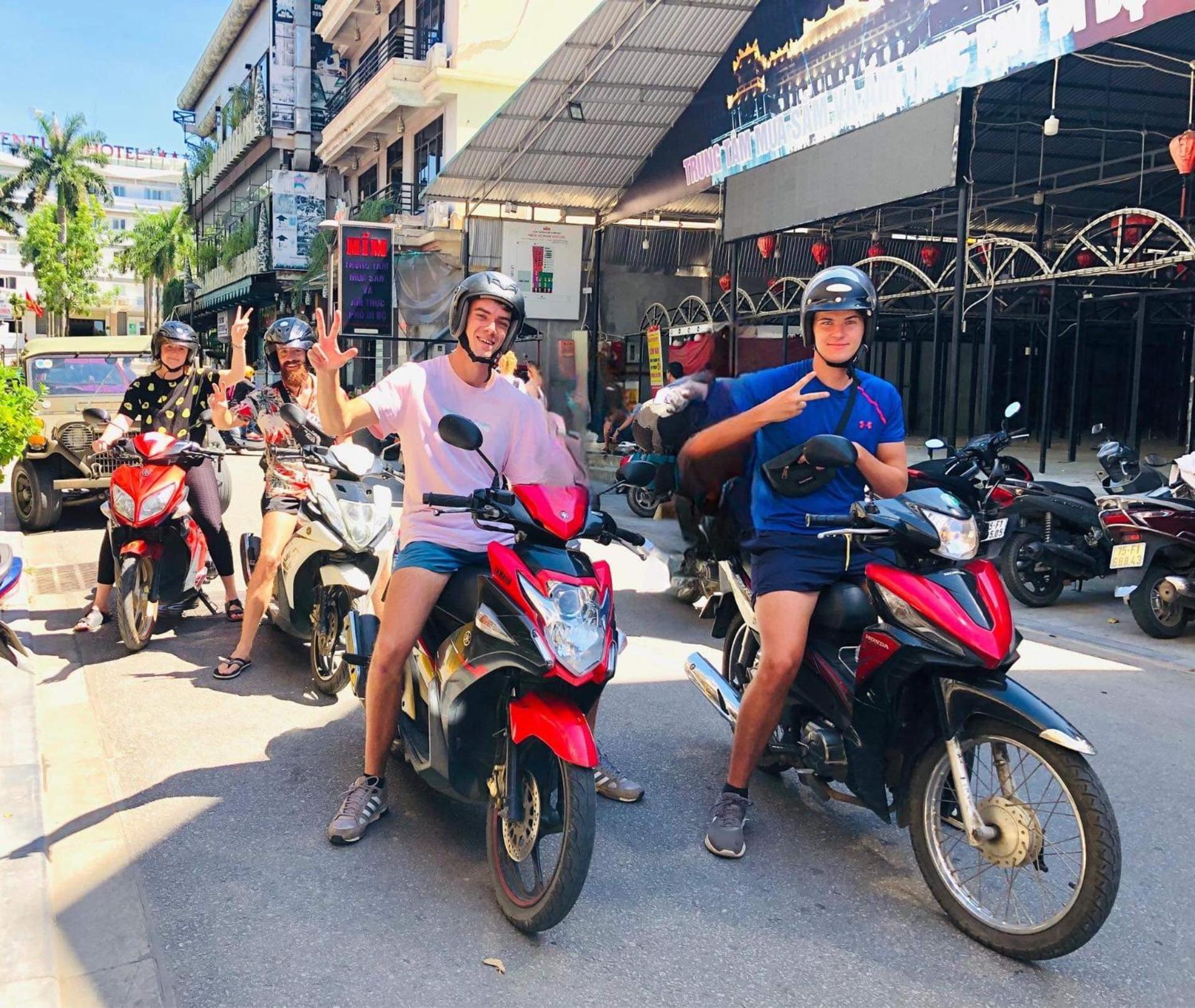 Lazy Cat Homestay - Motorbikes Rental & Tours Ha Giang Exterior photo